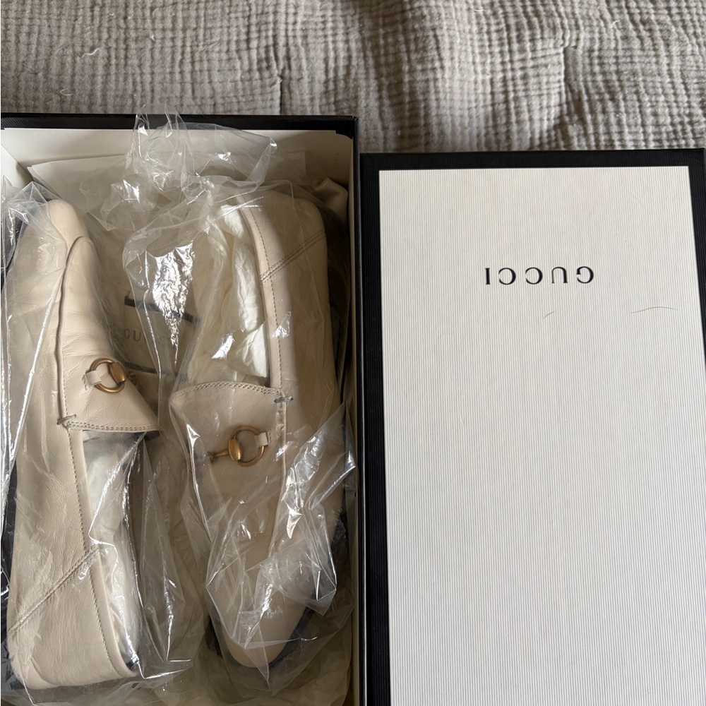 Gucci Angelo Plonge loafers in color mystic white size 37.5